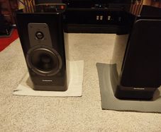 Dynaudio contour 20i Black high gloss.