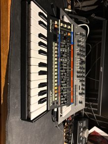 Roland Boutique JU-06A Sound Module with K25M Keyboard