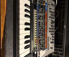 Roland Boutique JU-06A Sound Module with K25M Keyboard