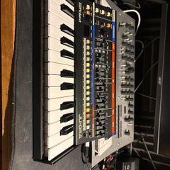Roland Boutique JU-06A Sound Module with K25M Keyboard