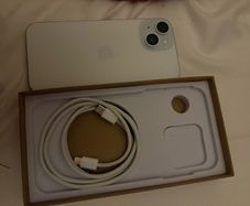 iphone 15 comes with original charger and box