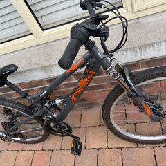 Apollo Creed 24 Mountain Bike  24 inch weels