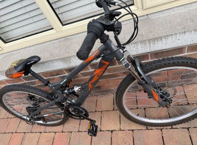 Apollo Creed 24 Mountain Bike  24 inch weels