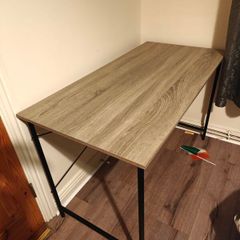 Modern Desk / Table (120x60 cm) - Like New!