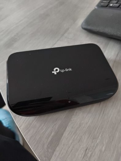 TP Link 5 port network switch