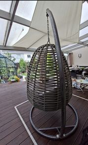 Egg chair