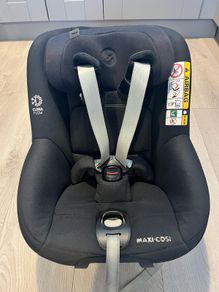 Maxi-Cosi Pearl 360 Pro Car Seat - Authentic Black & Maxi-Cosi FamilyFix 360 Pro ISOFIX Base - Black