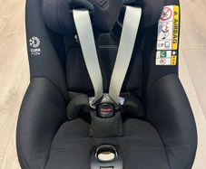 Maxi-Cosi Pearl 360 Pro Car Seat - Authentic Black & Maxi-Cosi FamilyFix 360 Pro ISOFIX Base - Black