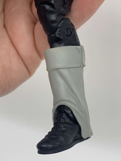 wwe elite Wrestlemania 34 The Undertaker with entrance greats clothing & stand action figure