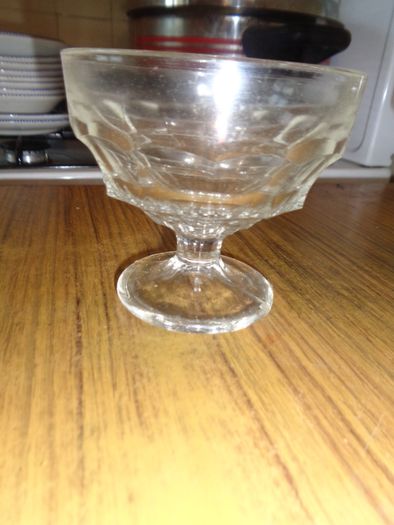 Vintage Stemmed Glass Sundae Bowls x 6 for Sale