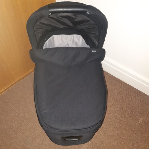 carrycot mamas&papas