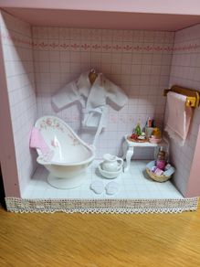 Diorama / Room box Miniature Bathroom pink