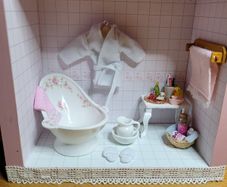 Diorama / Room box Miniature Bathroom pink