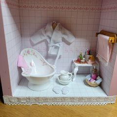 Diorama / Room box Miniature Bathroom pink