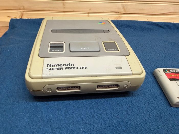 Nintendo Super Famicom Japanese SNES version with game