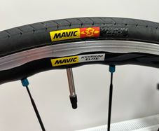 Mavic Ksyrium Elite, Blue Alu hubs