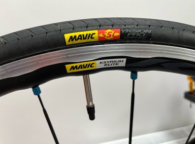 Mavic Ksyrium Elite, Blue Alu hubs