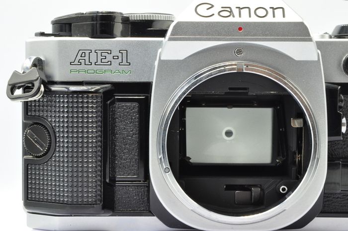 Canon AE-1 Program Silver/ Chrome 35mm SLR Film Camera with fast Canon FD 50mm f1. 8 FDn, Recently FULLY SERVICED and in Good Condition.