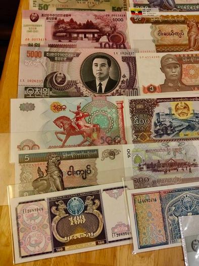 World banknotes 70