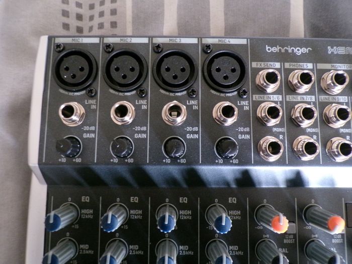 Behringer Xenyx 1202SFX Mixer