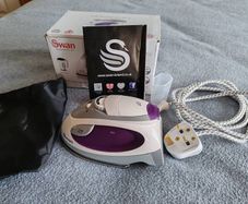 Swan 900W Steam Travel Iron