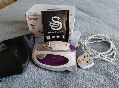 Swan 900W Steam Travel Iron