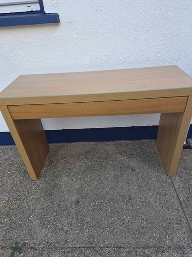 vanity table