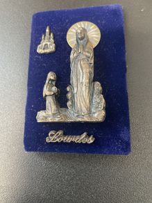 Vintage Lourdes religious souvenir plaque