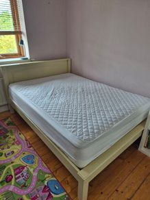 Double bed (4ft6)