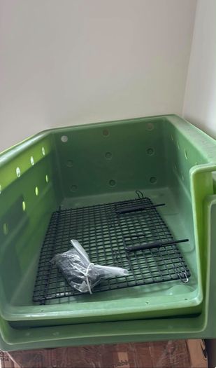 Pet Transport Crate (pet in the cargo hold)