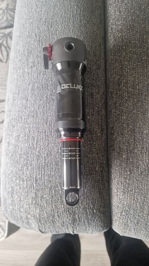 RockShox Deluxe Select+ 205x65 Trunnion 2023 Like New