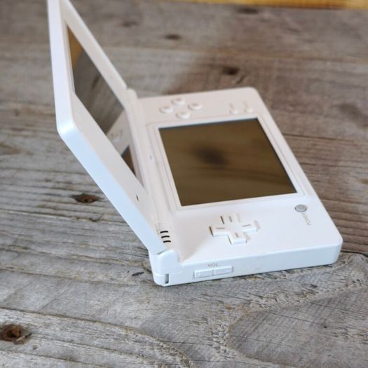 Nintendo DSi Arctic White Console with New USB Charger, 3 Great Games ,Clean