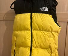 Black and Yellow mens Body warmer the north face size larger