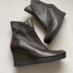 Jose Saenz wedge ankle boots