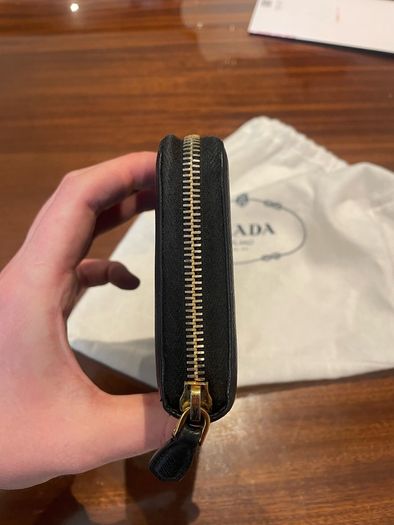 Prada Wallet Women's Excellent Condition
