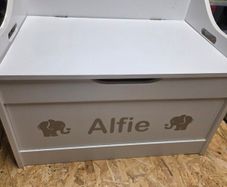 Kids storage bench