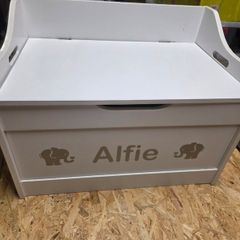 Kids storage bench