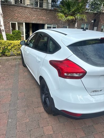 151 White Ford Focus
