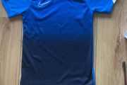 Boys Nike T-shirt 8-9 years