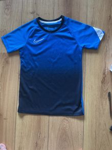 Boys Nike T-shirt 8-9 years