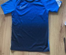 Boys Nike T-shirt 8-9 years