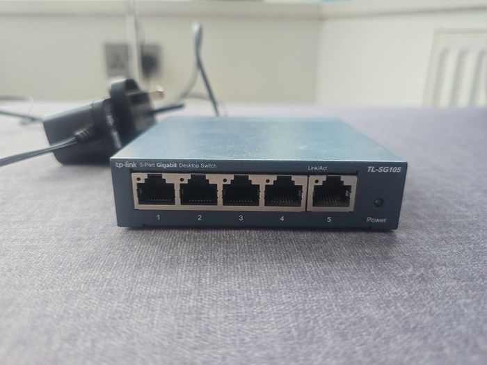 T-P Link 5 port Gigabit Switch