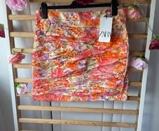 skirt Bnwt Zara floral mini skirt size large
