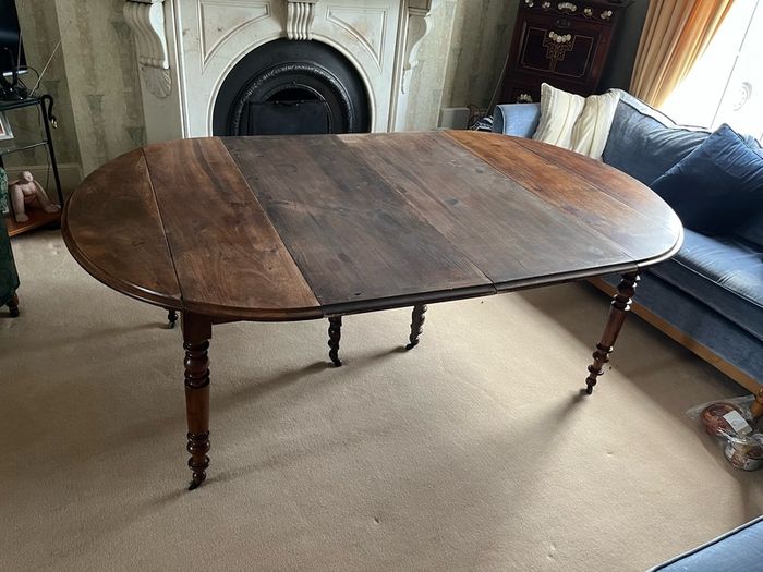 Kitchen table