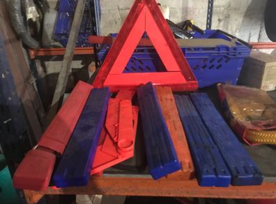 Car Warning triangles