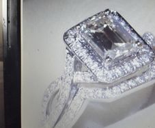 Engagement/wedding Halo Style Ring Set