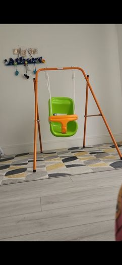 Indoor and outdoor swing. Suitable for 6m+.