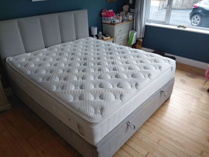 Super king storage bed and mattress