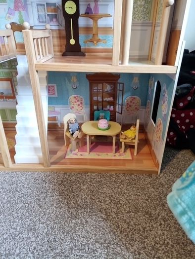 KidKraft Dolls House & Furniture