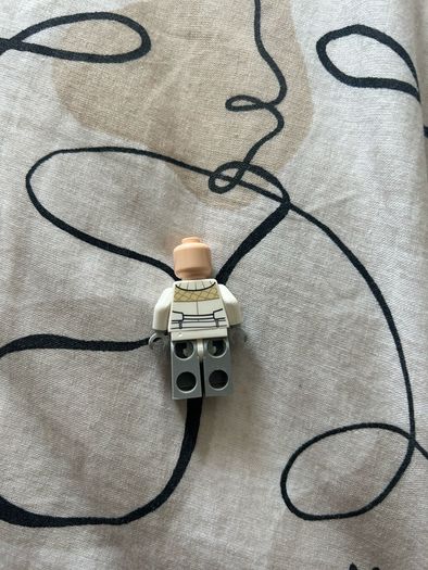 LEGO Star Wars Hoth Rebel Trooper Minifigure White Uniform Tan Beard sw0734